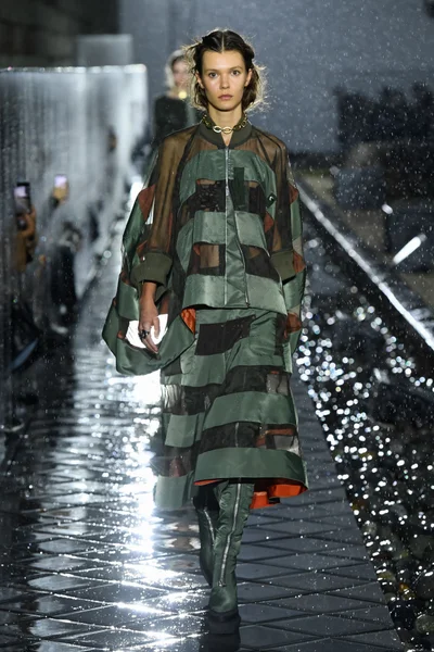 Look 7